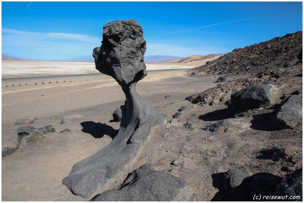 Devil's Throne unweit der Park Road, ein 2 Meter hoher Klumpen aus Lavagestein