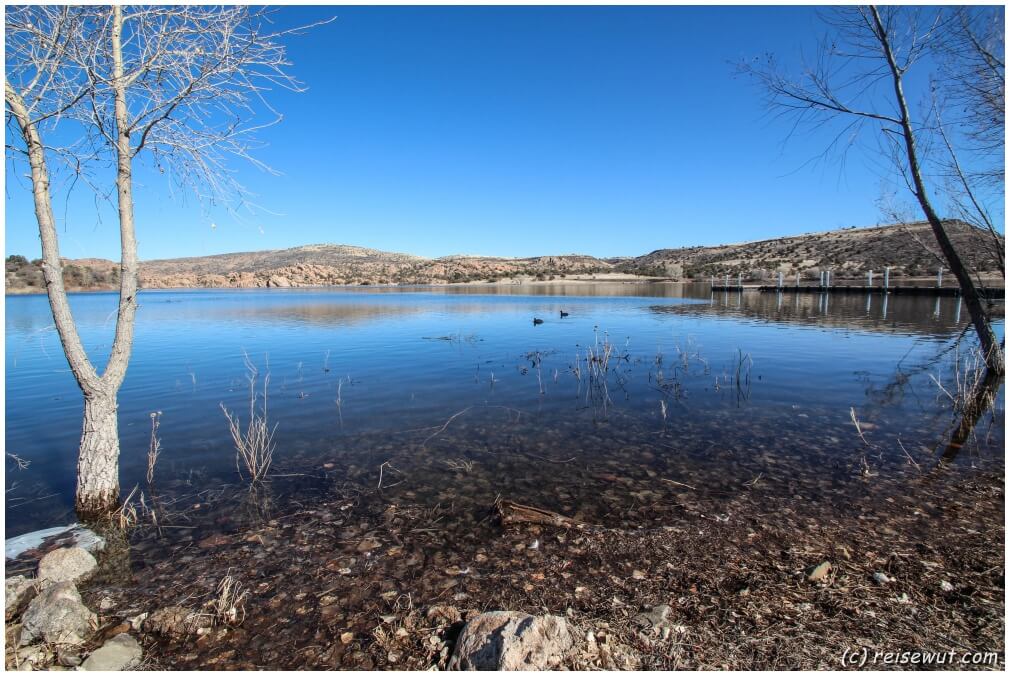 Steg am Watson Lake