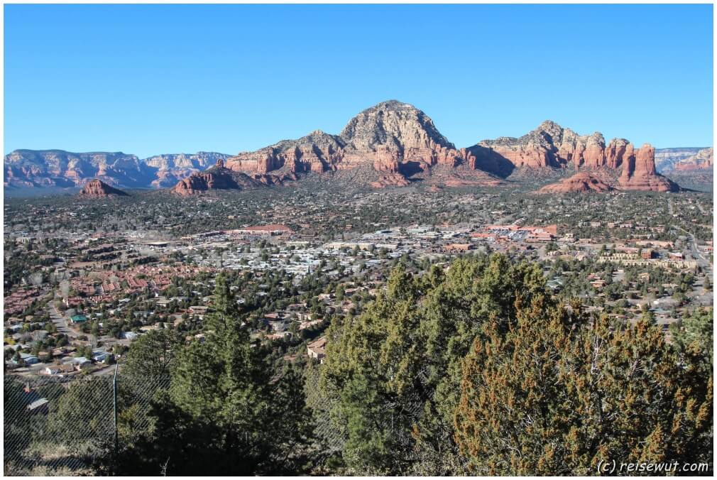 Blick von der Besucherterrasse der Sky Ranch Lodge