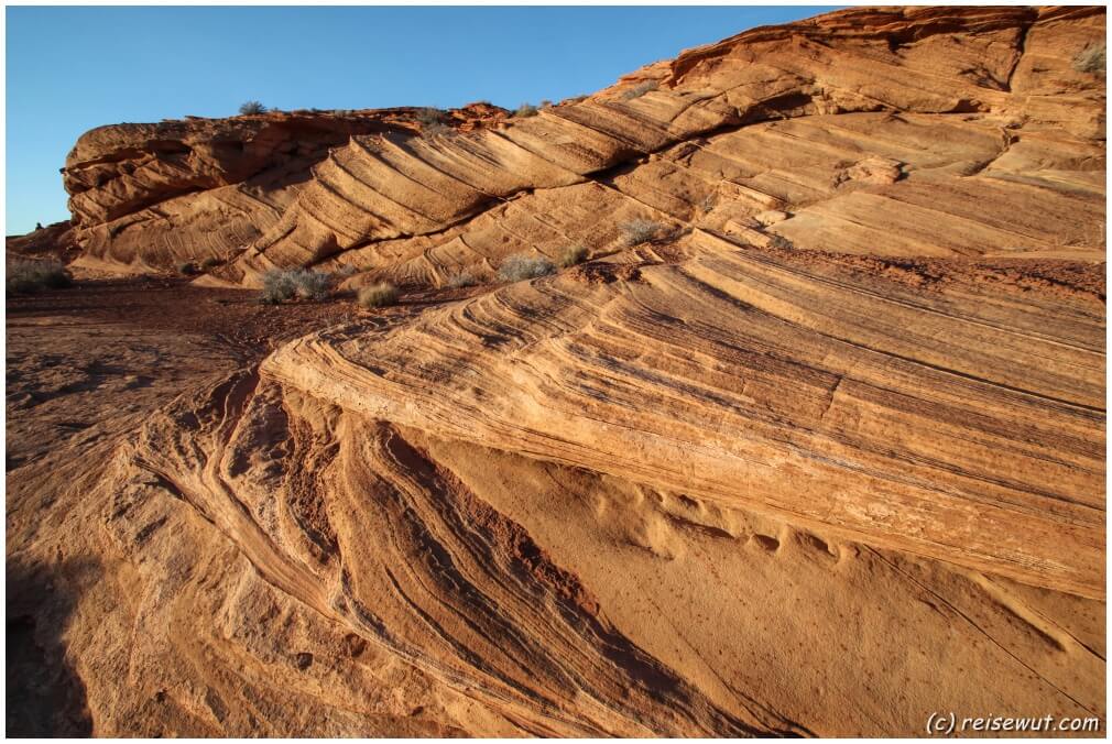 Krasse Wellenformationen im Sandstein beim Horseshoe Bend