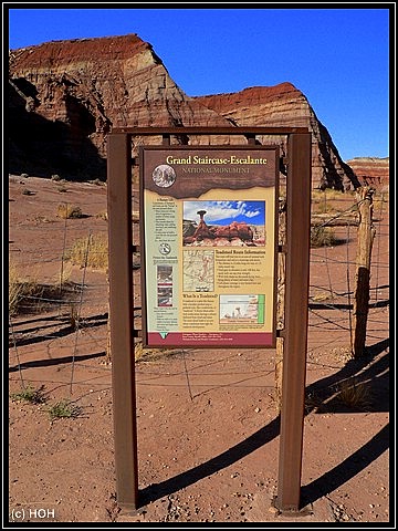 Eine Infotafel erklärt Entstehung und Namen der Hoodoos