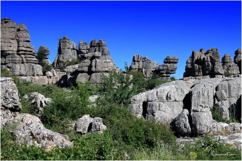 Bizarre Steinformationen erwarten Dich im El Torcal de Antequera