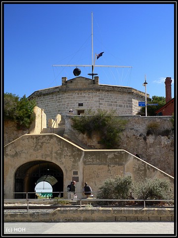 Round Hose mit Whalers Tunnel