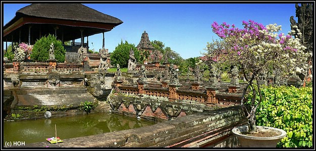 Gerichtshalle in Klungkung ... hier: der schwimmende Pavillon Bale Kembang