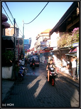 Kuta Shopping Road