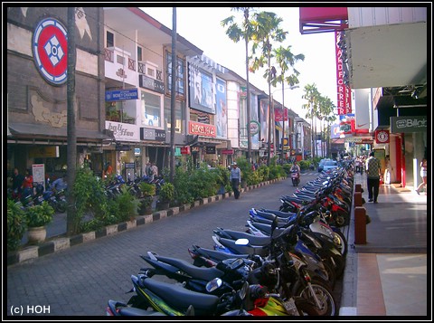 Einkaufsmeile beim MataHari Shopping Center