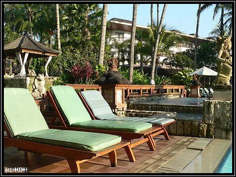 Liegen im Sanur Beach