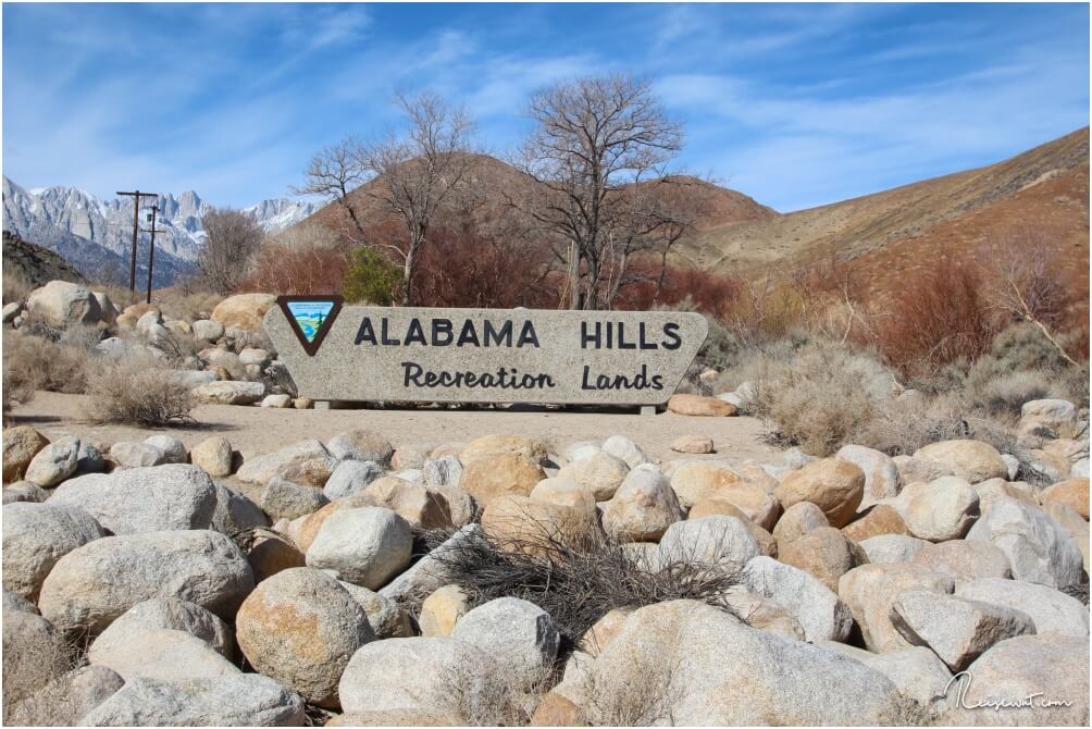 Dieses Schild kennzeichnet den Eingang der Alabama Hills 