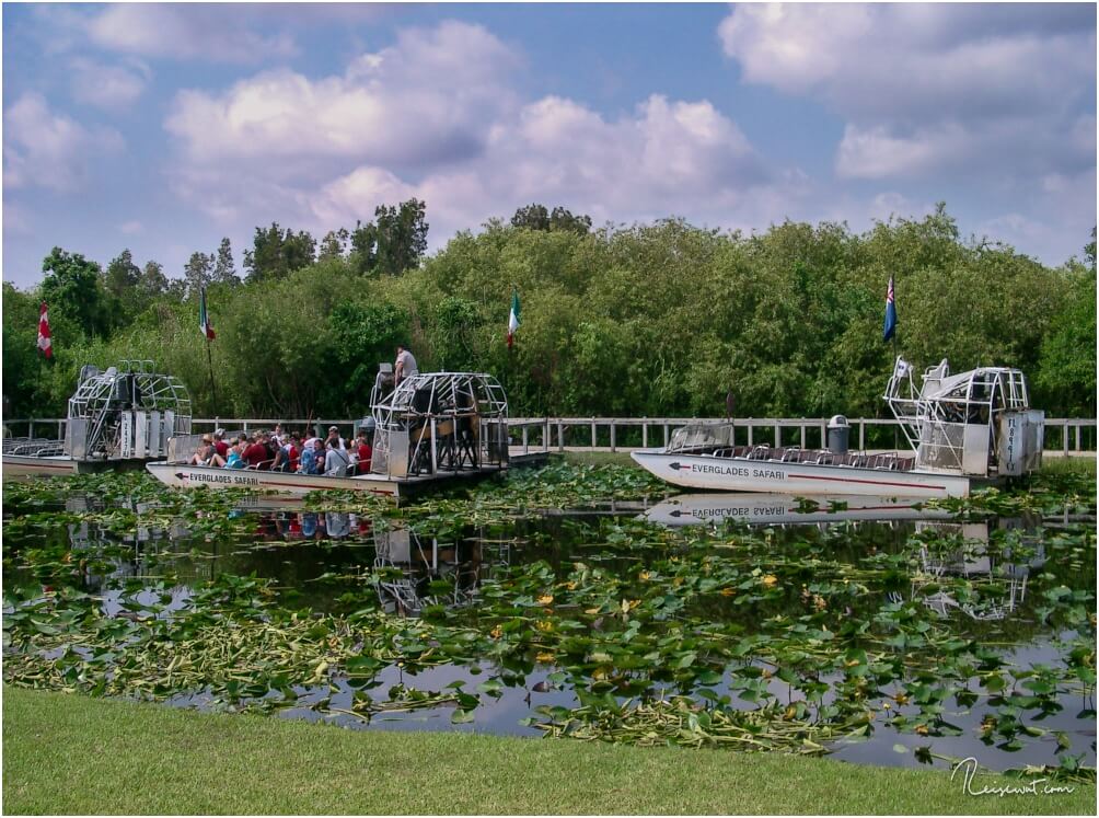 Einige der größeren Airboats. Das ganze gibt es auch eine Nummer kleiner ...