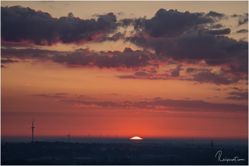 Der Moment, wo die Sonne den Horizont küsst.