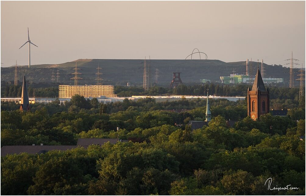 Fernblick bis zum Horizont-Observatorium auf der Halde Hoheward