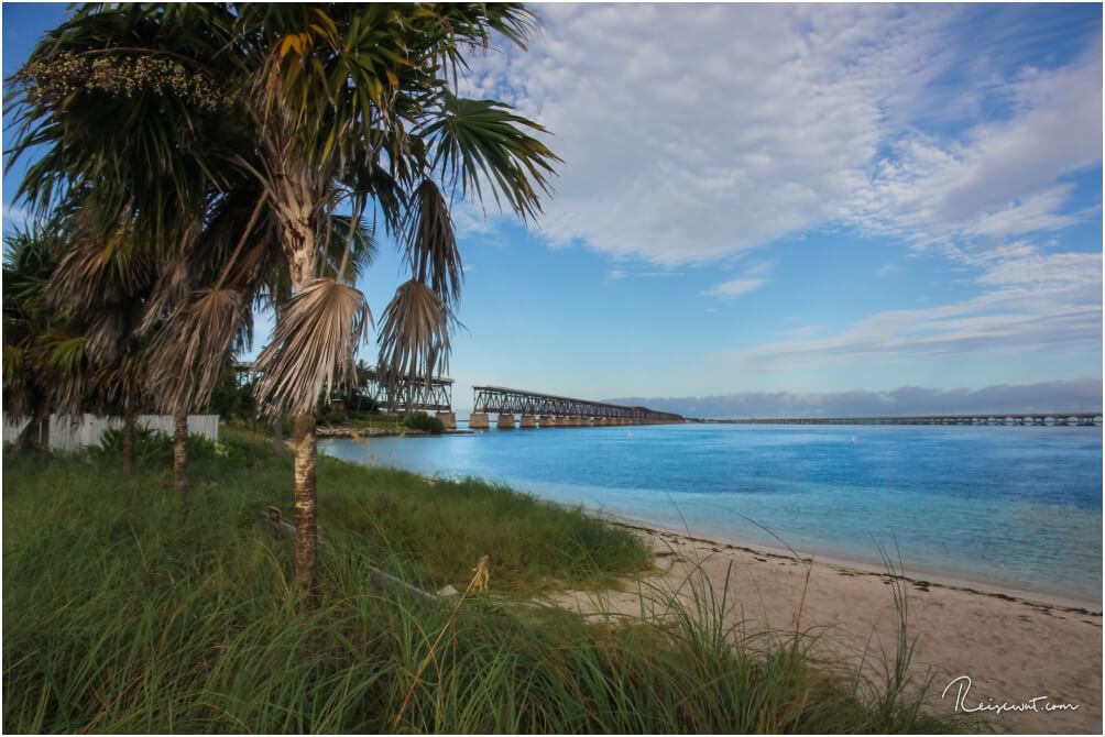 Den stillgelegten Teil der 7 Mile Bridge kann man auch zu Fuß laufen, einige fahren mit dem Fahrrad dort entlang