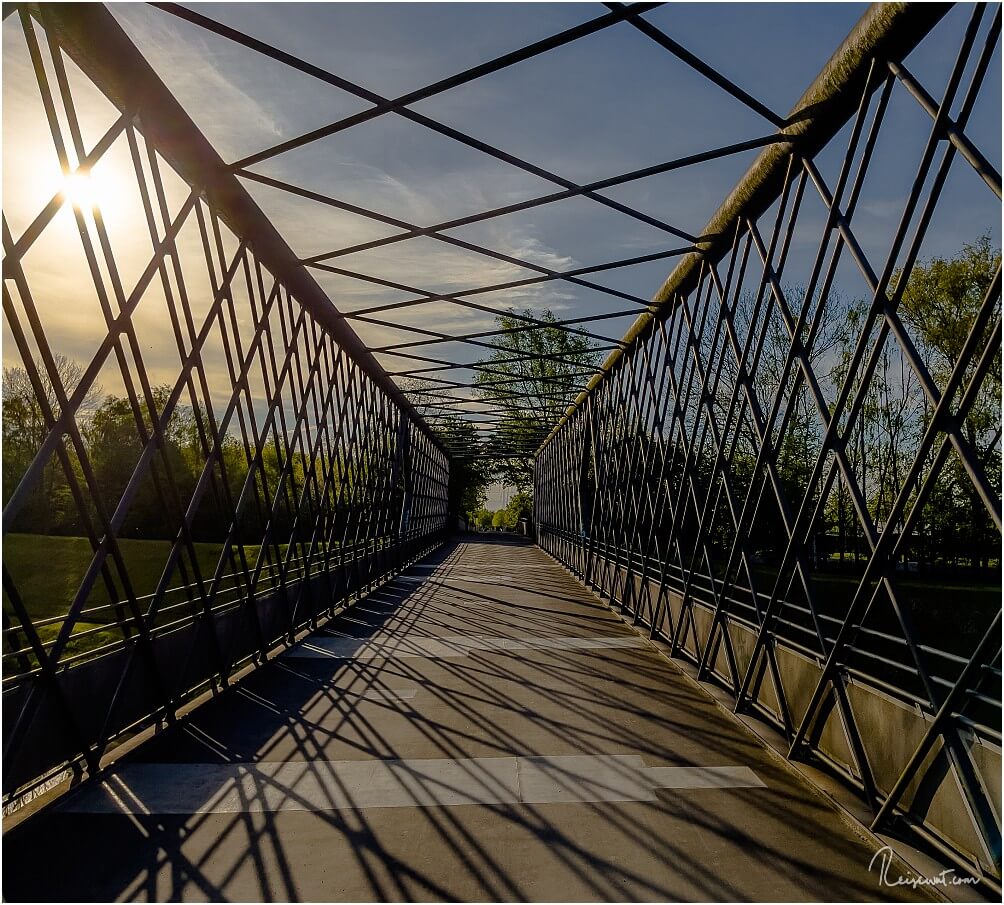 Die Gitternetzbrücke führt vom nördlichen in den südlichen Teil des Nordsternparks