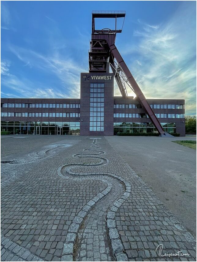 Schöne Linienführung in Richtung Zechenturm
