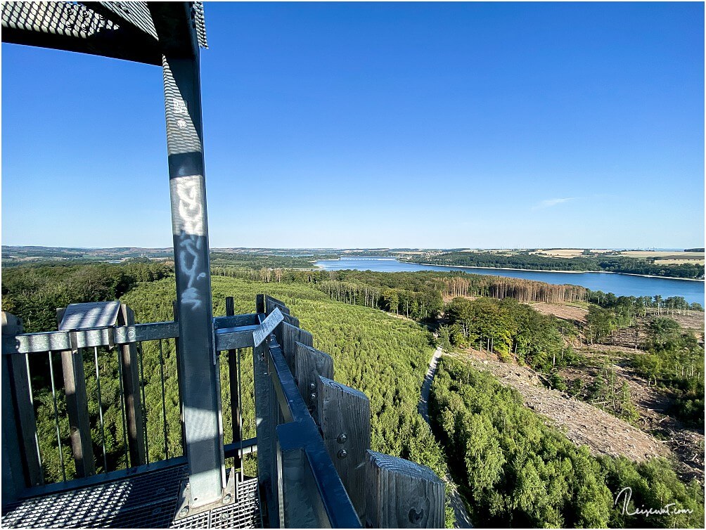 Der Möhnesee-Turm öffnet eine tolle Sicht über die komplette Umgebung