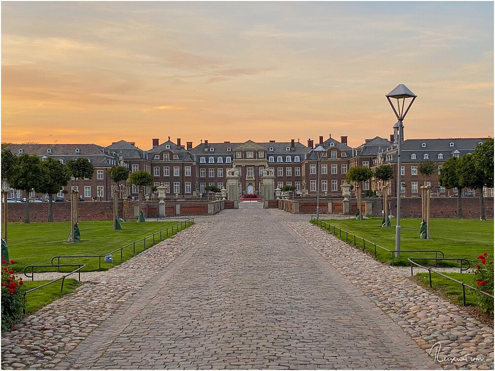 Der imposante Eingangsbereich von Schloss Nordkirchen