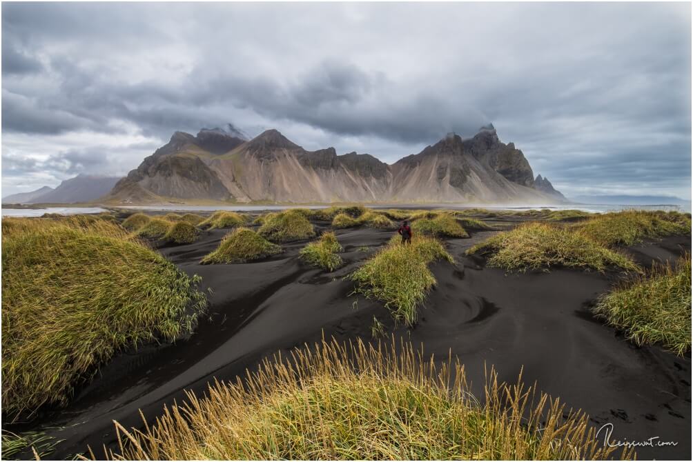 Man hat in Stokksnes teilweise wirklich den Eindruck, als wenn Zwerge in den Dünen stehen