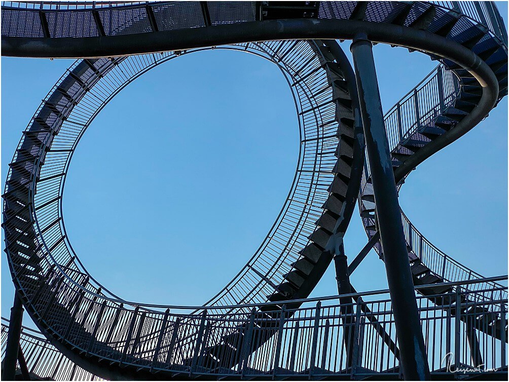 Der Looping ist nicht begehbar, auch wenn es angeblich manch einer immer wieder mal versucht