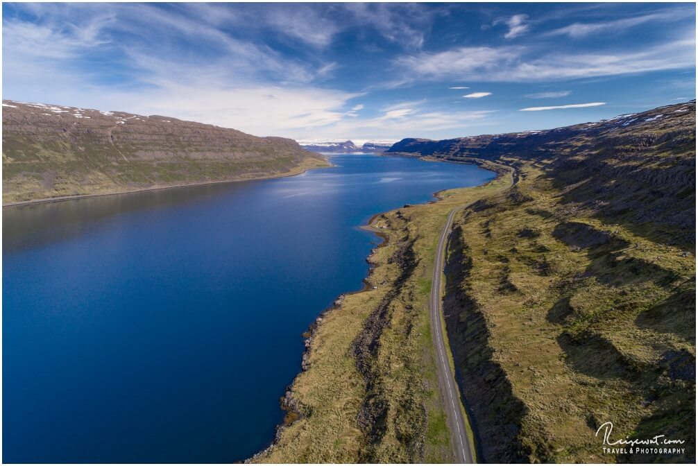 Von unten sind die Westfjorde schon verdammt schön, aus der Luft mit einer Drohne aber nochmal um ein Vielfaches schöner