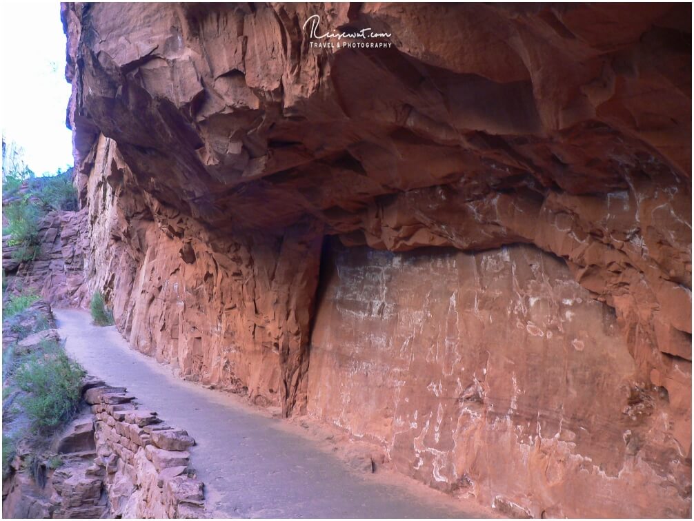 Der teilweise gut ausgebaute Trail nach Angels Landing