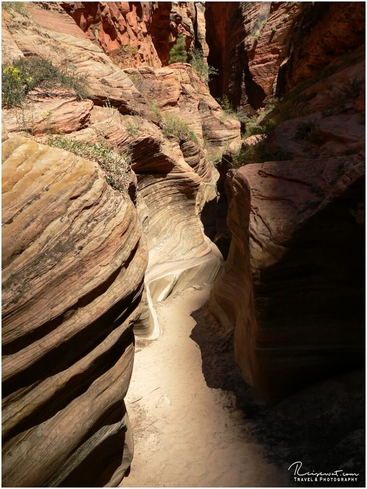 Ein traumhafter kleiner Slot Canyon am Wegesrand