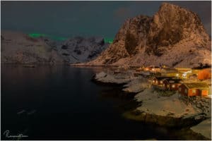 Leichte Polarlichter über dem Resort Eliassen