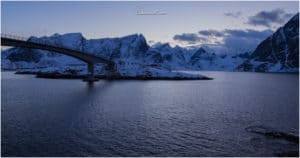 Kurz nach Sonnenuntergang bei der Brücke vom Eliassen Rorbuer