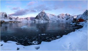 Sakrisøy Area zum Sonnenaufgang