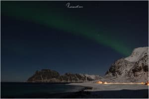 Polarlichter am Uttakleiv Beach