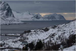 Fjord auf der Zufahrt zum Unstad Beach