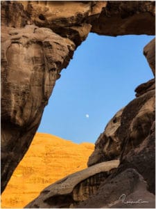 Um Fruth Rock Bridge mit Vollmond