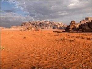 Wadi Rum Nomads Basecamp kurz nach Sonnenaufgang