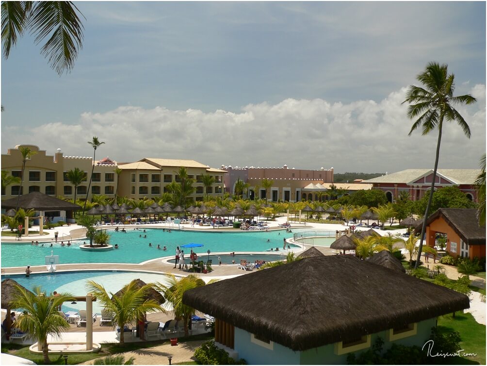 Ein Teil des Pools vom Iberostar Praia do Forte ... vom Balkon aus gesehen