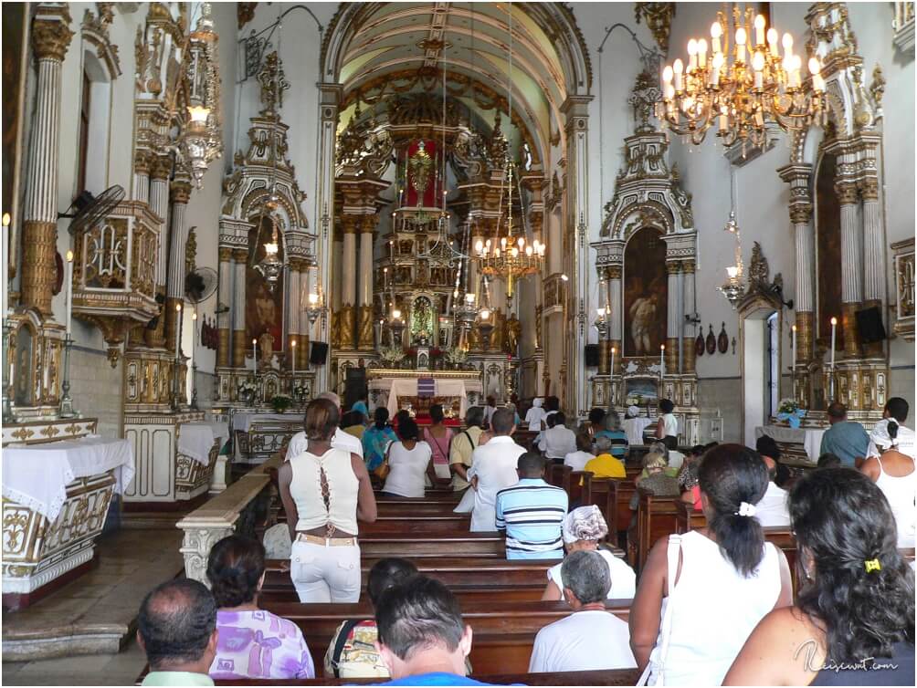 Der Gottesdienst in der Igreja do Bonfim ist schon recht beeindruckend