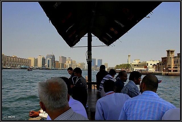Auf einem Abra unterwegs auf dem Dubai Creek