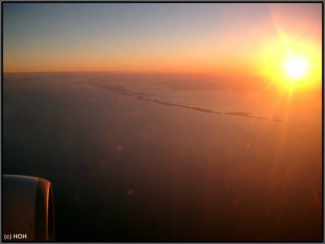 Sunset im Flieger auf dem Hinflug nach Miami ... unter uns liegt der Biscayne National Park