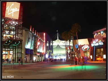 Abends halb 10 in ... Downtown Disney