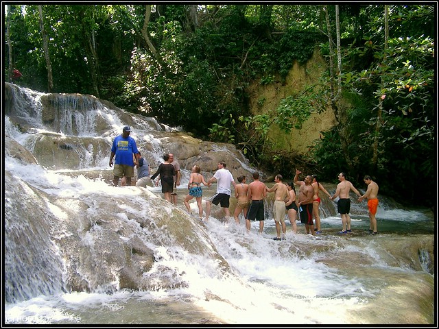 Die obligatorische "Besteigung" der Dunns River Falls