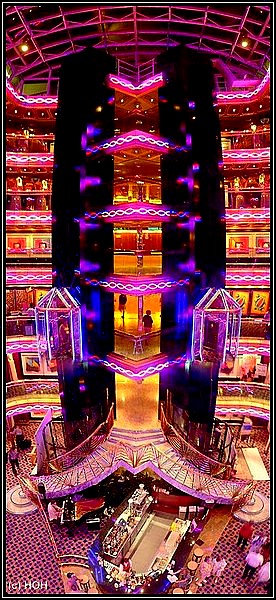 Atrium auf der Carnival Imagination