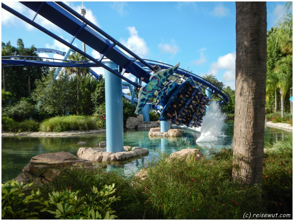 Im Manta Coaster liegt man während der Fahrt auf dem Bauch