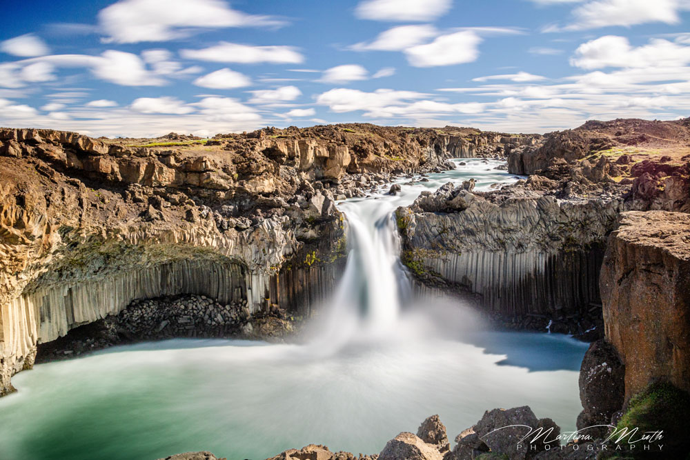 Der fotogene Aldeyjarfoss bei traumhaften Wetterbedingungen