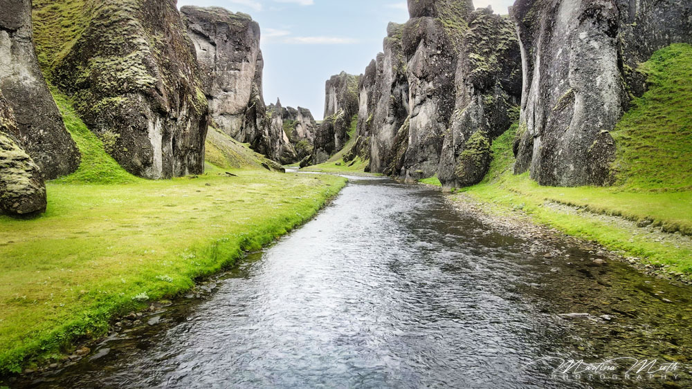 Fjaðrárgljúfur Canyon, erst durch Justin Bieber ist er wirklich bekannt geworden