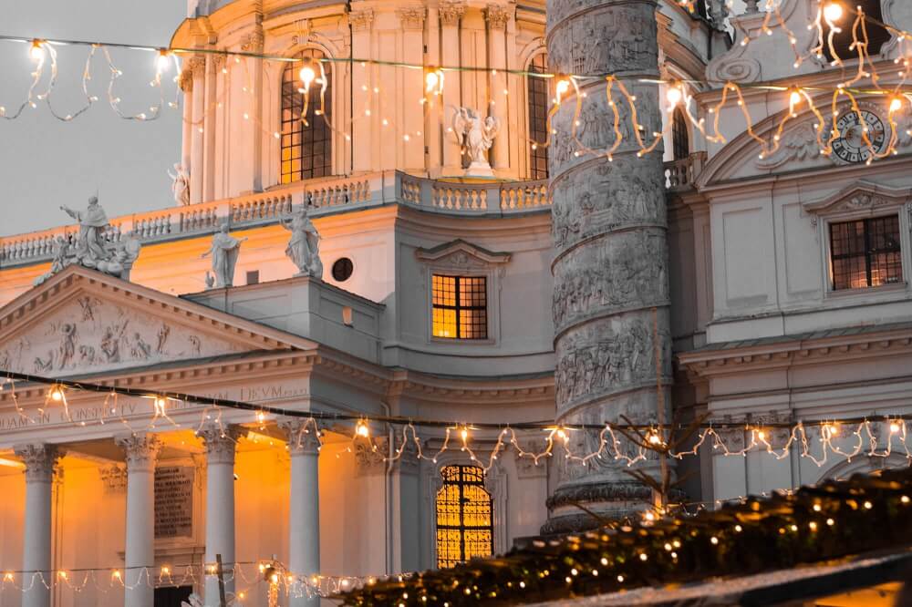 Art Advent - Kunst & Handwerk am Karlsplatz