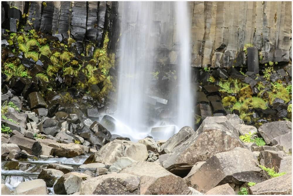 Und noch einmal die andere Hälfte des oberen Fotos vom Svartifoss