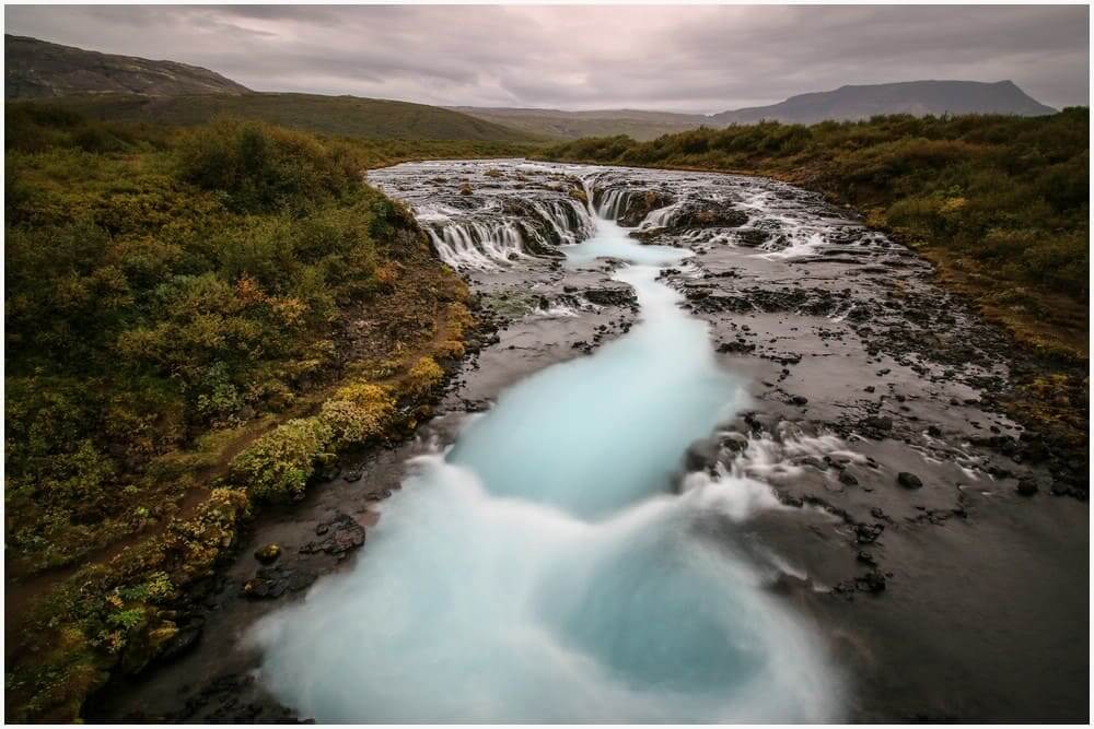 Unglaubliche Wasserfaben hier am Bruarfoss