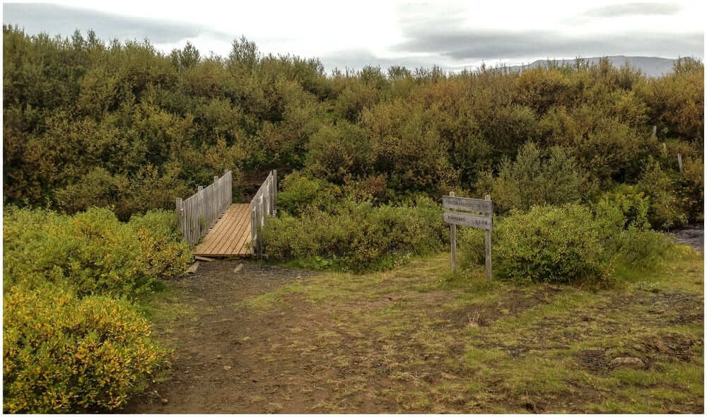 Der Weg zum Bruarfoss ... die erste Brücke