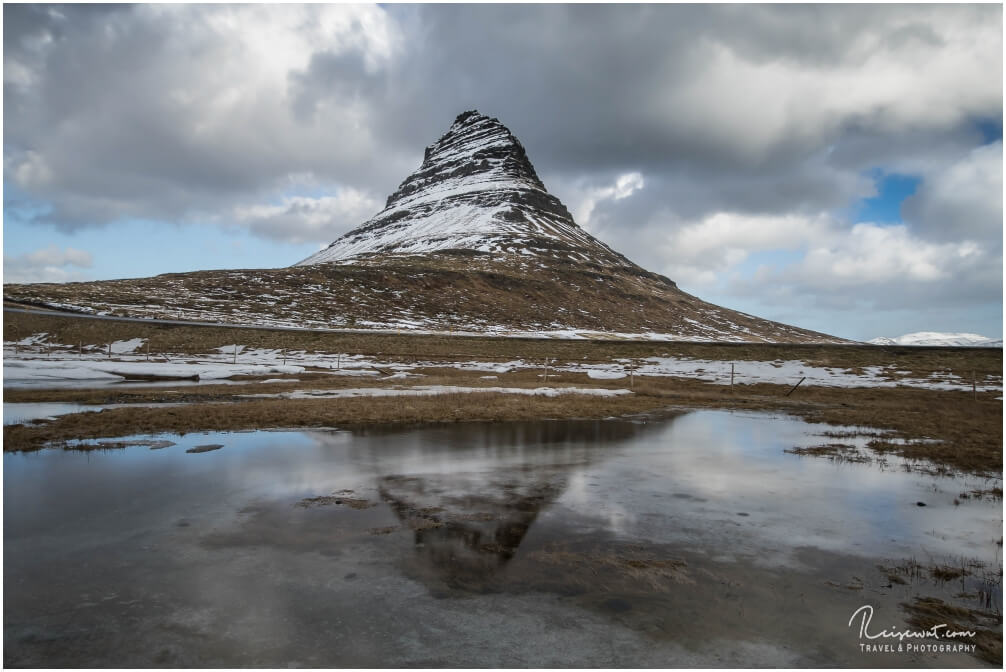 Kirkjufell im Winter