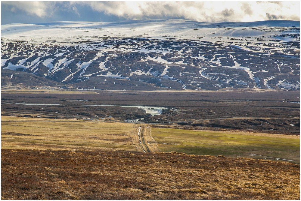 Godafoss aus der Ferne
