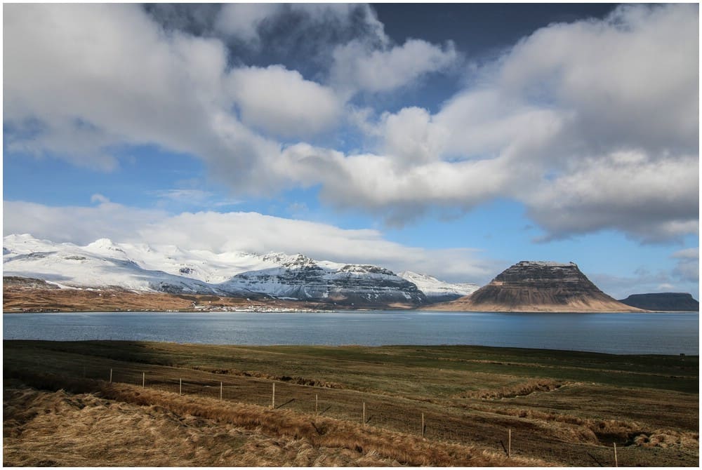 Kirkjufell rechts hinten