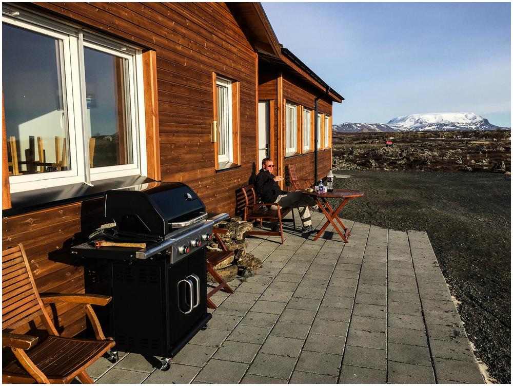 Abendessen auf der Terrasse am Myvatn bei angenehmen Temperaturen